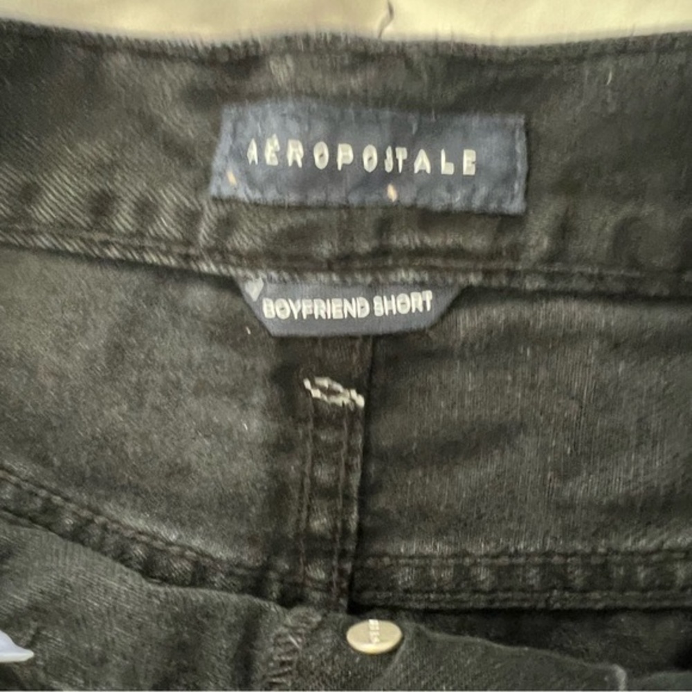 Size 6 Distressed Boyfriend Shorts - Picture 5 of 5